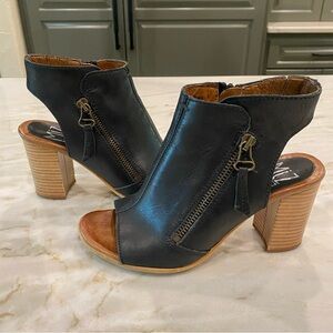 Miz Mooz "Summer" Peep Toe Block Heel Black Leather Sandals Side Zip 36 (5.5-6)